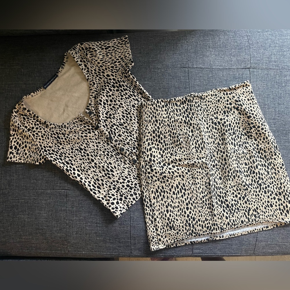 Brandy Melville set of 2 / skirt and blouse